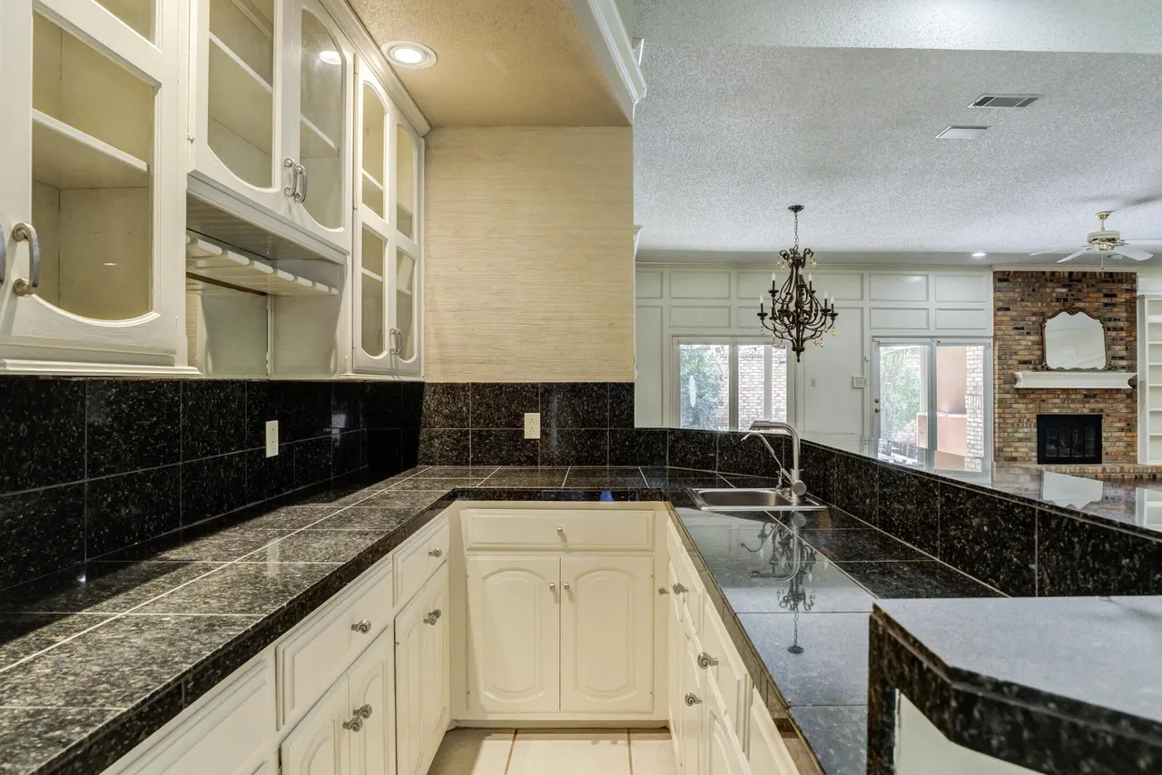 Photo 28 — 9604 Savannah Avenue, Lubbock, TX 79424