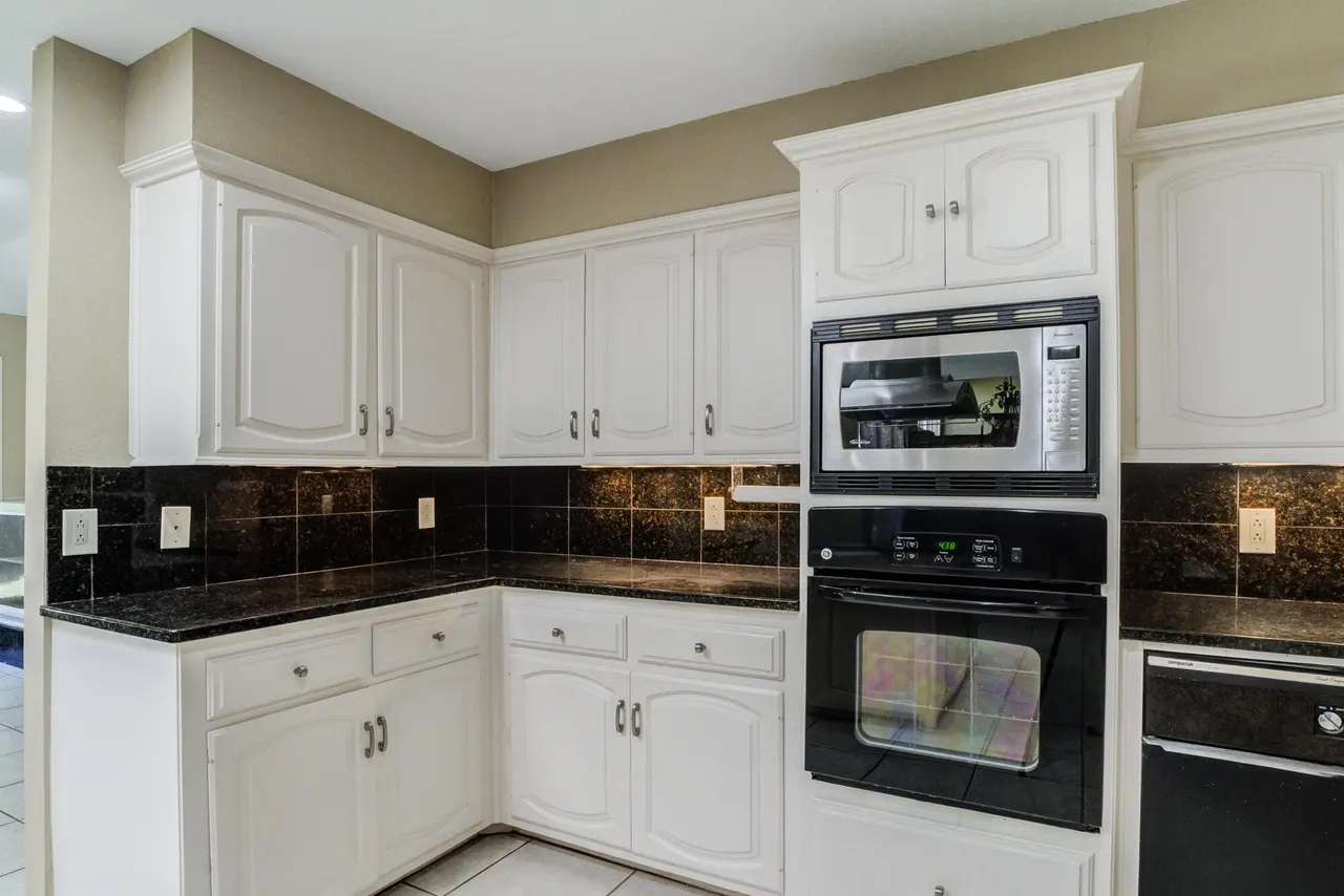 Photo 33 — 9604 Savannah Avenue, Lubbock, TX 79424