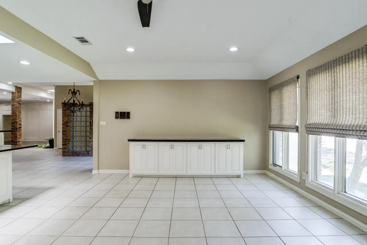 Photo 37 — 9604 Savannah Avenue, Lubbock, TX 79424