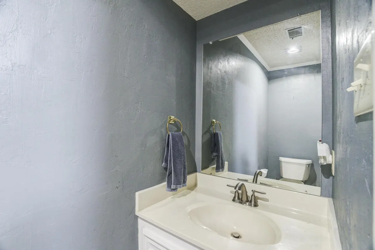 Photo 71 — 9604 Savannah Avenue, Lubbock, TX 79424