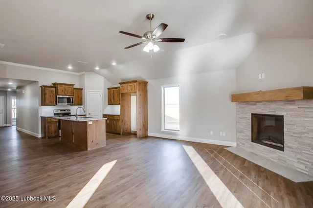 Photo 2 — 817 N 4th Street, Wolfforth, TX 79382