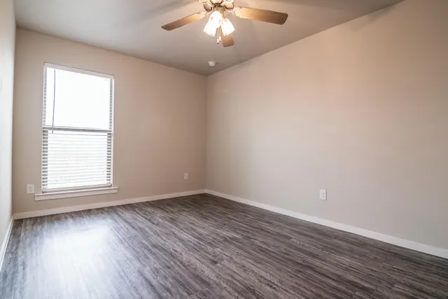 Photo 3 — 2107 N Avenue K Unit B, Lubbock, TX 79403