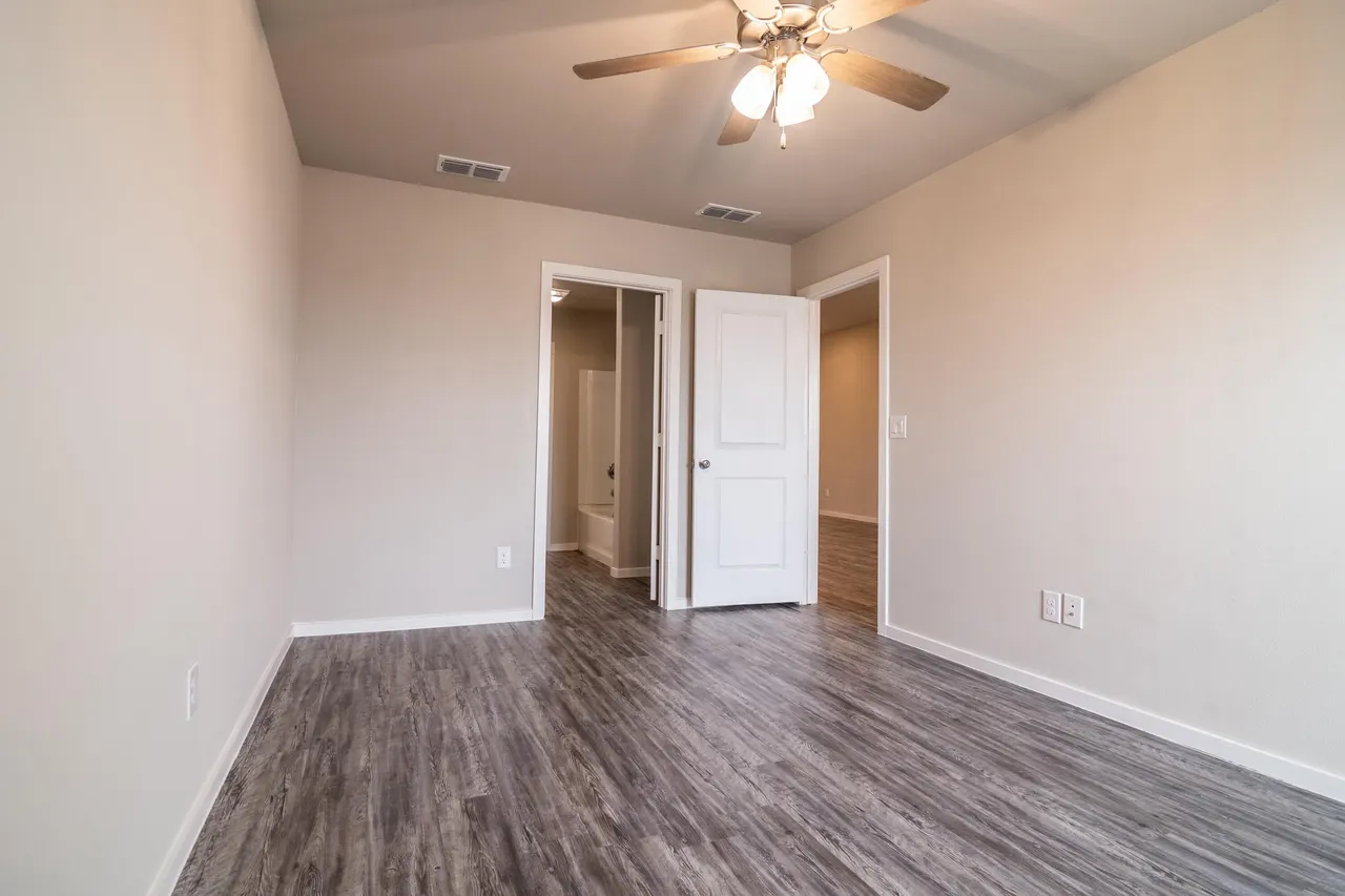 Photo 4 — 2107 N Avenue K Unit B, Lubbock, TX 79403