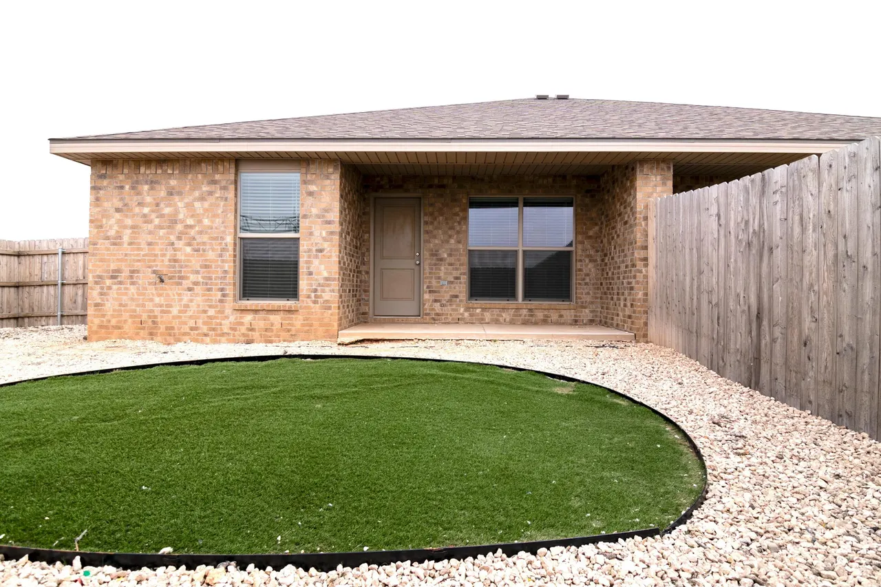 Photo 19 — 2107 N Avenue K Unit B, Lubbock, TX 79403