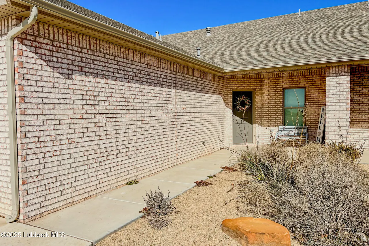 Photo 2 — 1120 N 7th Street, Wolfforth, TX 79382