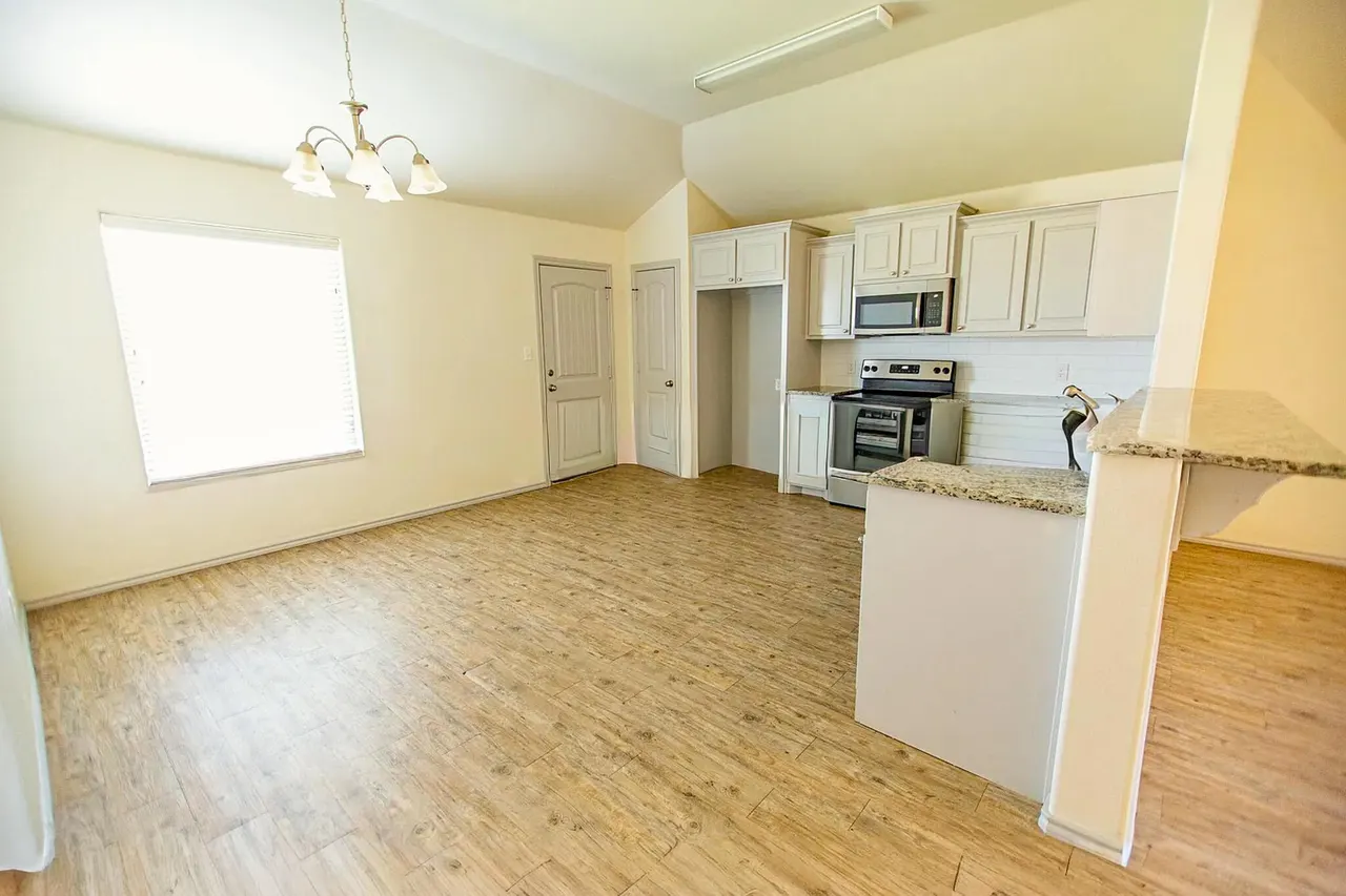 Photo 3 — 1220 Kingston Street, Wolfforth, TX 79382