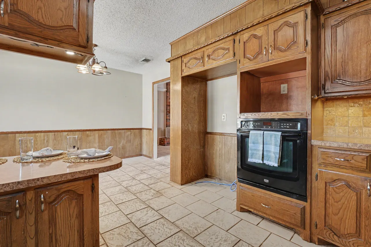 Photo 13 — 5315 29th Street, Lubbock, TX 79407