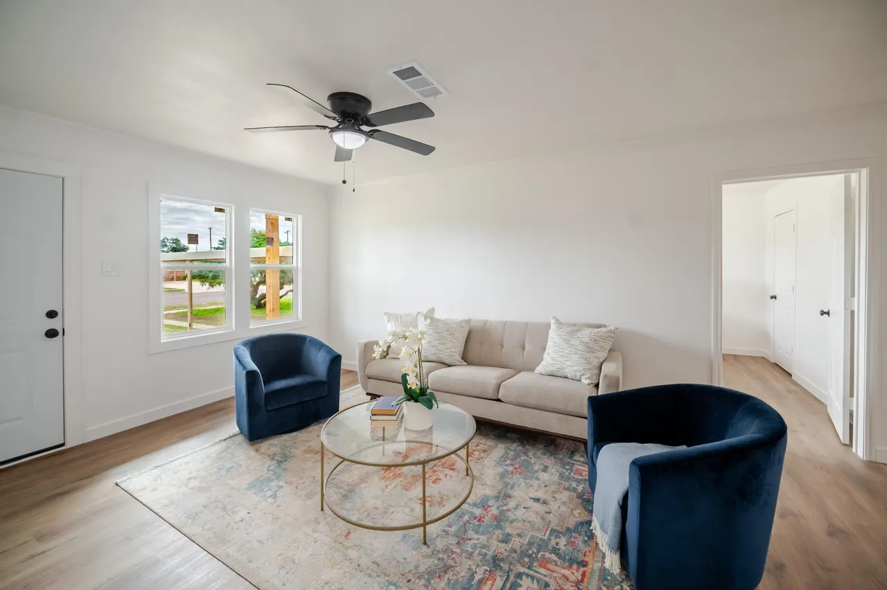 Photo 9 — 3218 33rd Street, Lubbock, TX 79410