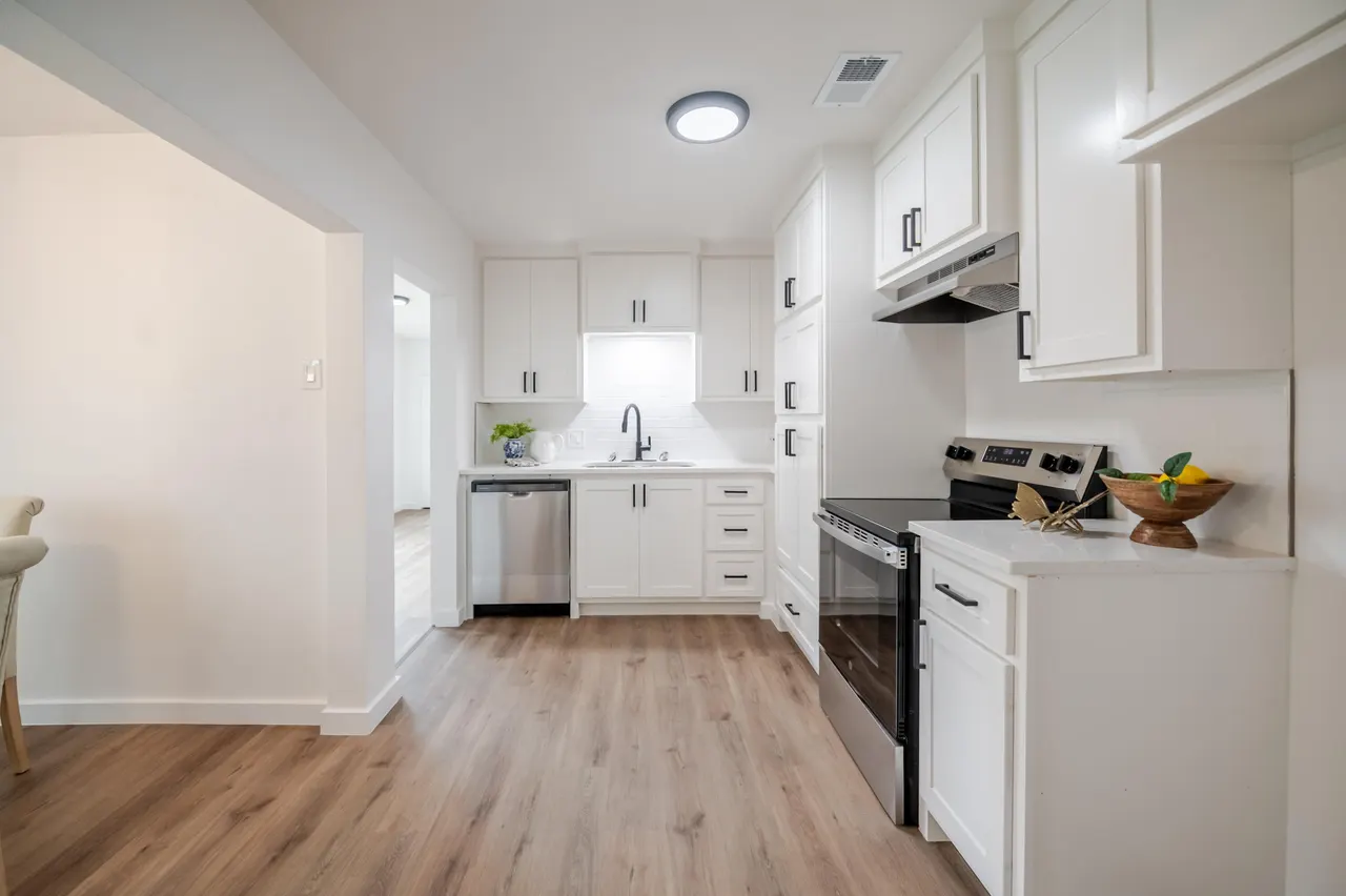 Photo 13 — 3218 33rd Street, Lubbock, TX 79410