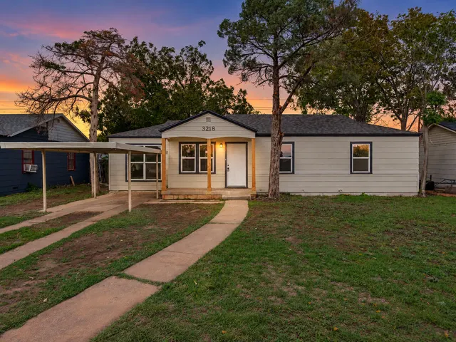 Photo 3 — 3218 33rd Street, Lubbock, TX 79410
