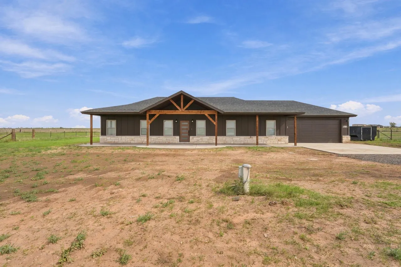 Front exterior — 16720 N County Road 1200, Shallowater, TX 79363