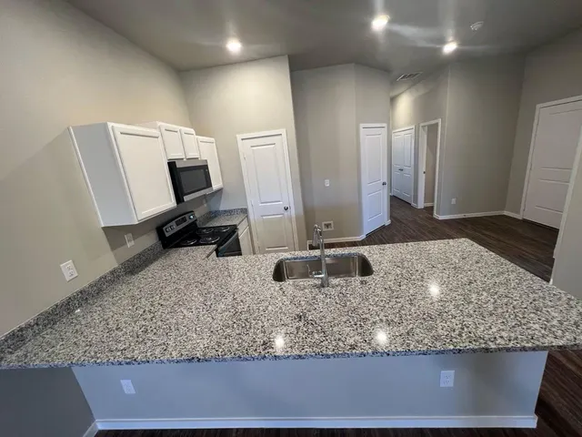 Photo 6 — 2115 Kokomo Avenue Unit A, Lubbock, TX 79407