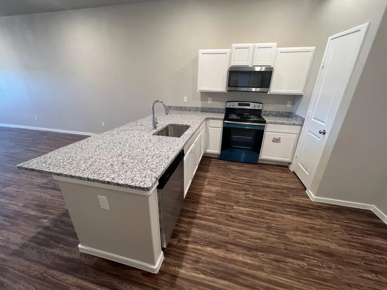 Photo 5 — 2102 Kokomo Avenue Unit b, Lubbock, TX 79407