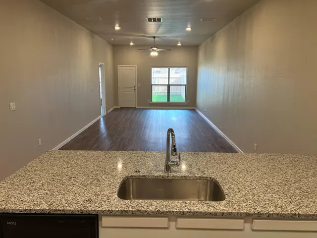Photo 8 — 2102 Kokomo Avenue Unit b, Lubbock, TX 79407