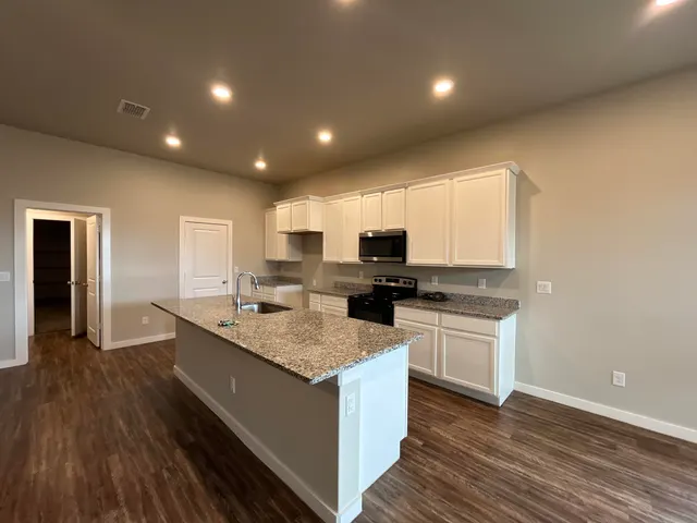 Photo 3 — 2144 Kirksey Avenue, Lubbock, TX 79407