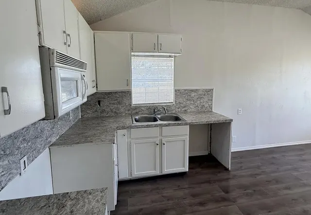Photo 3 — 3202 Baylor Street, Lubbock, TX 79415