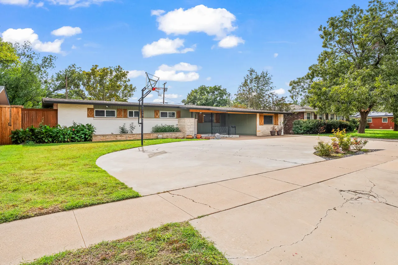 Photo 2 — 3615 47th Street, Lubbock, TX 79413