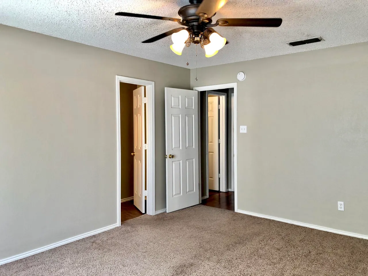 Photo 5 — 6121 9th Street, Lubbock, TX 79416