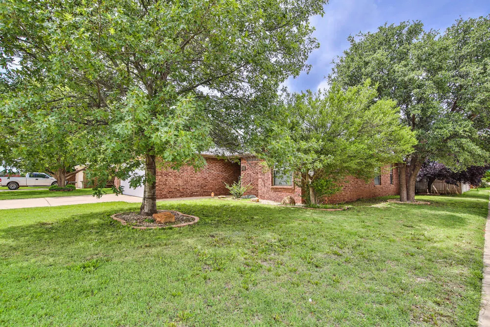 Photo 3 — 2306 97th Street, Lubbock, TX 79423