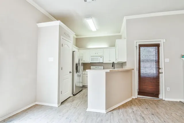 Photo 7 — 2306 97th Street, Lubbock, TX 79423