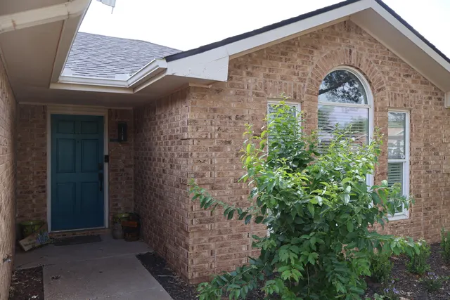 Photo 6 — 6918 Grover Avenue, Lubbock, TX 79424