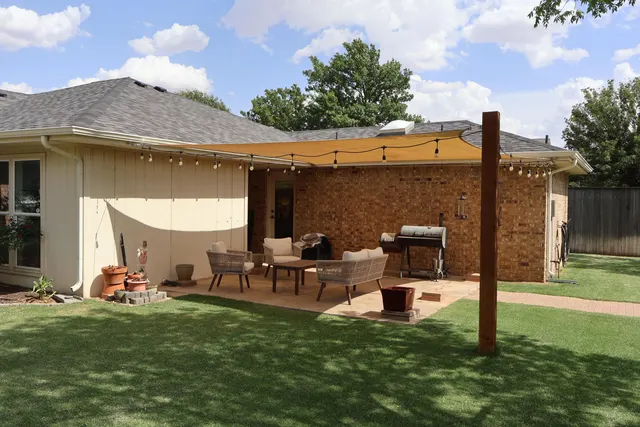 Photo 8 — 6918 Grover Avenue, Lubbock, TX 79424