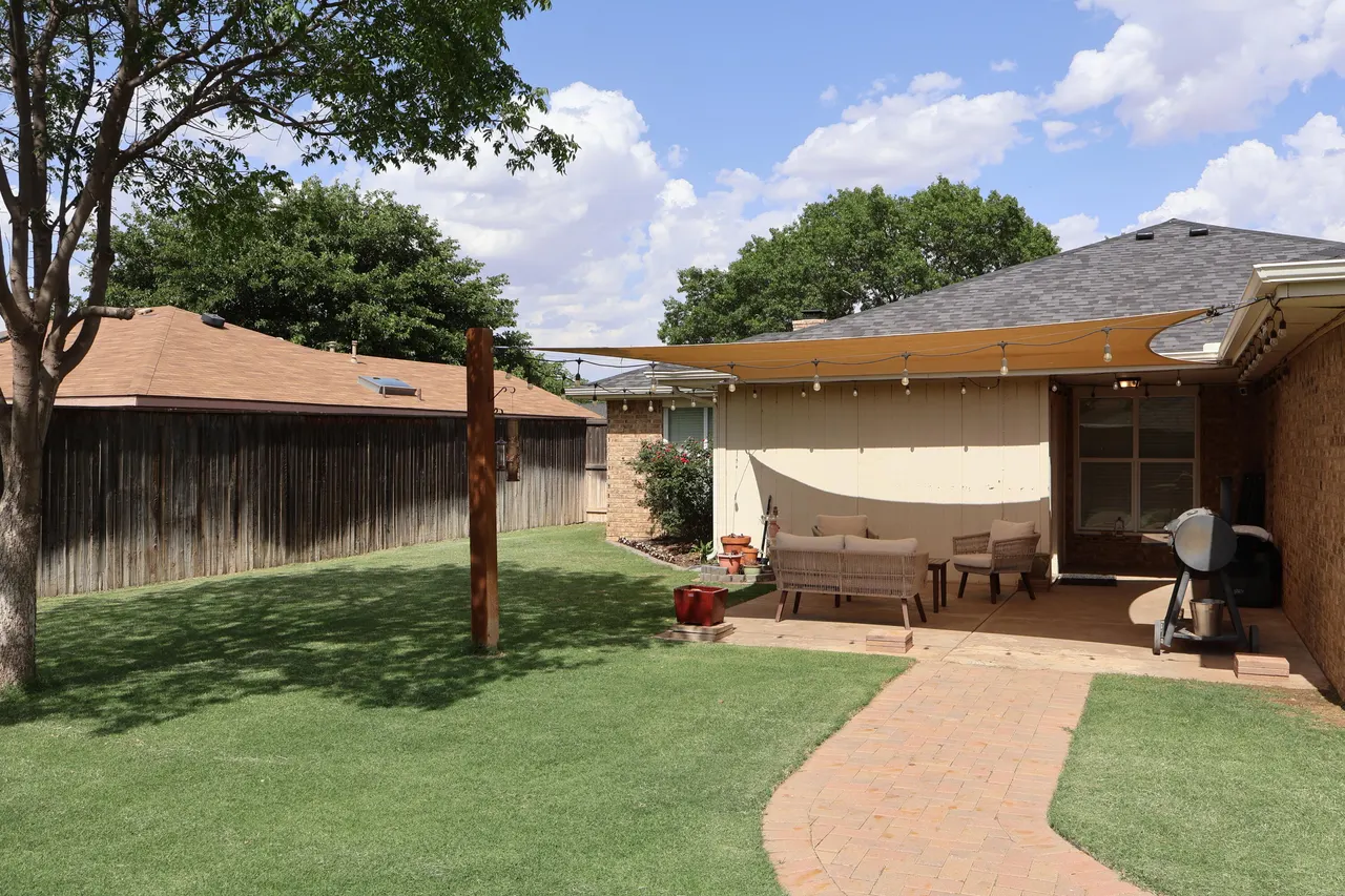 Photo 9 — 6918 Grover Avenue, Lubbock, TX 79424