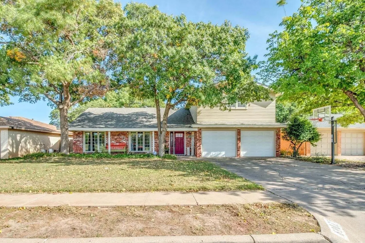 Front exterior — 6907 Lynnhaven Drive, Lubbock, TX 79413