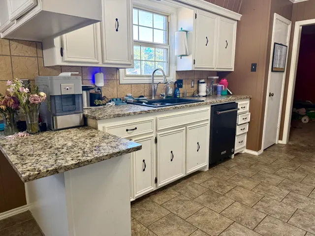 Photo 7 — 7902 Louisville Avenue, Lubbock, TX 79423