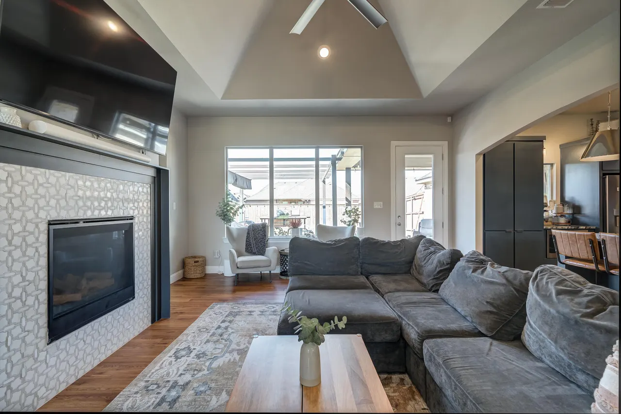 Photo 9 — 6958 102nd Street, Lubbock, TX 79424