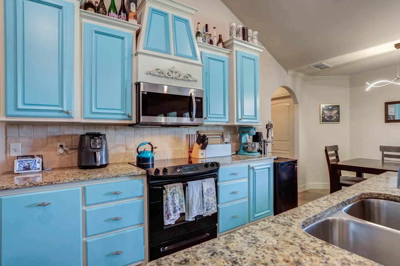 Photo 11 — 6525 72nd Street, Lubbock, TX 79424