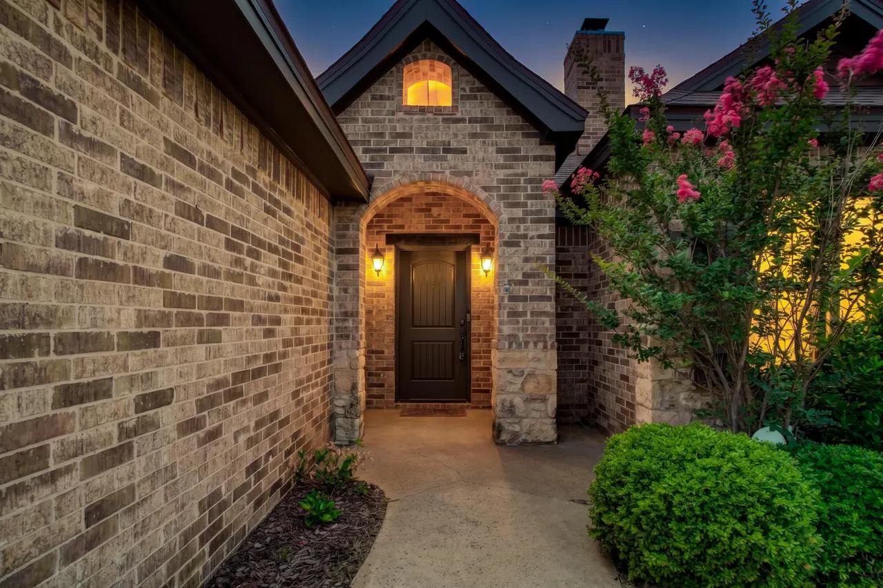Photo 3 — 6525 72nd Street, Lubbock, TX 79424