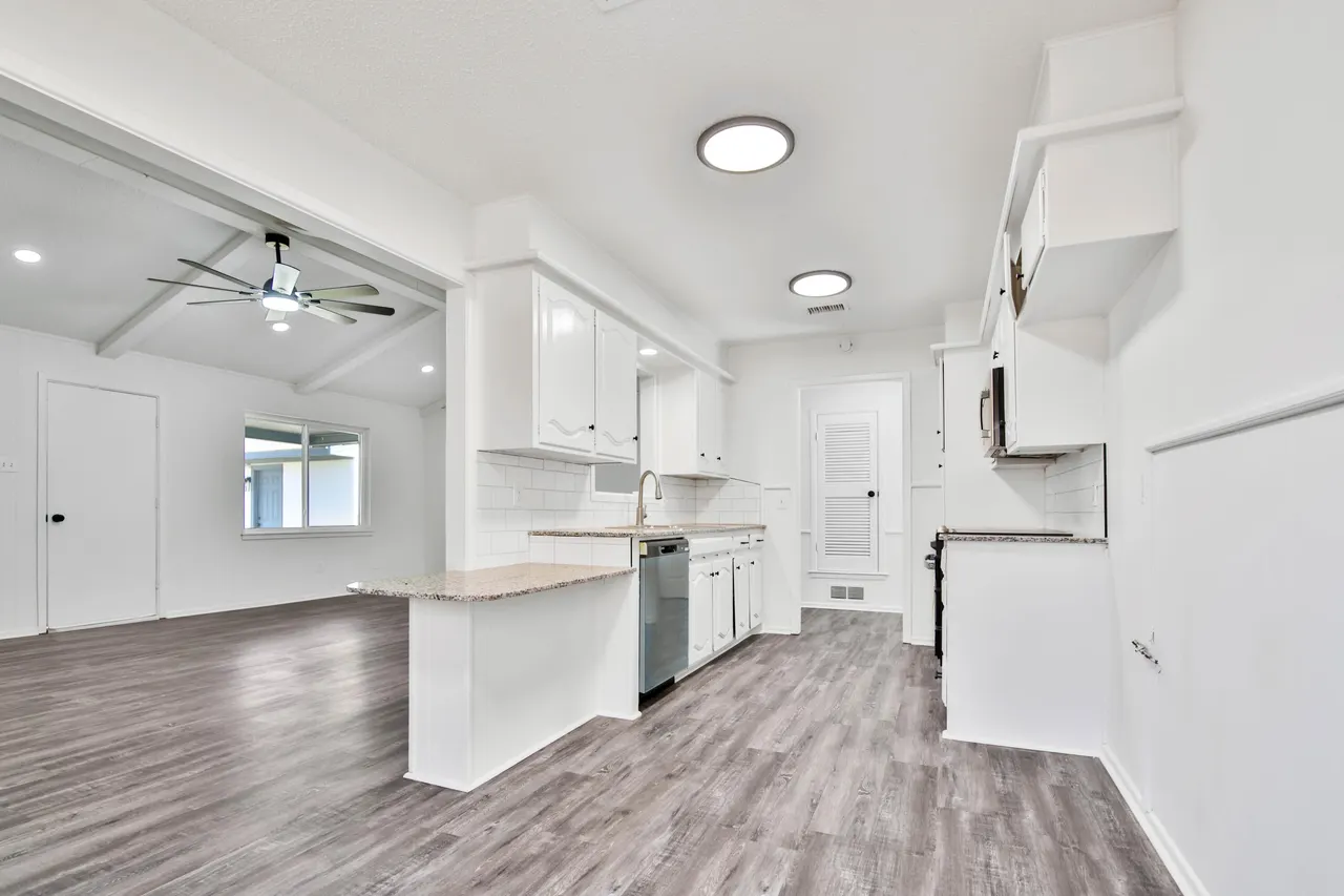 Photo 8 — 7807 Vernon Avenue, Lubbock, TX 79423