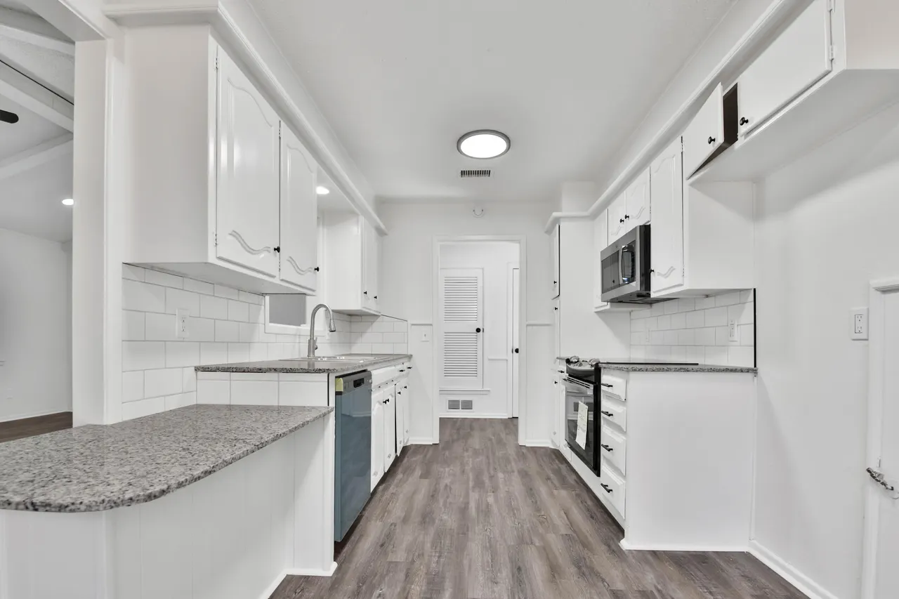 Photo 9 — 7807 Vernon Avenue, Lubbock, TX 79423