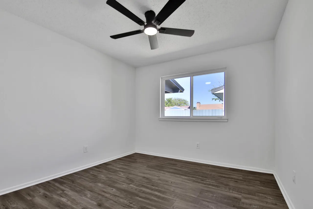 Photo 19 — 7807 Vernon Avenue, Lubbock, TX 79423