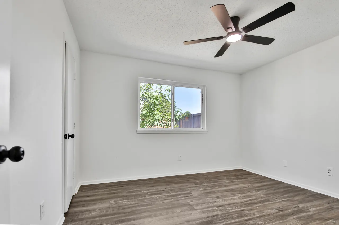Photo 21 — 7807 Vernon Avenue, Lubbock, TX 79423