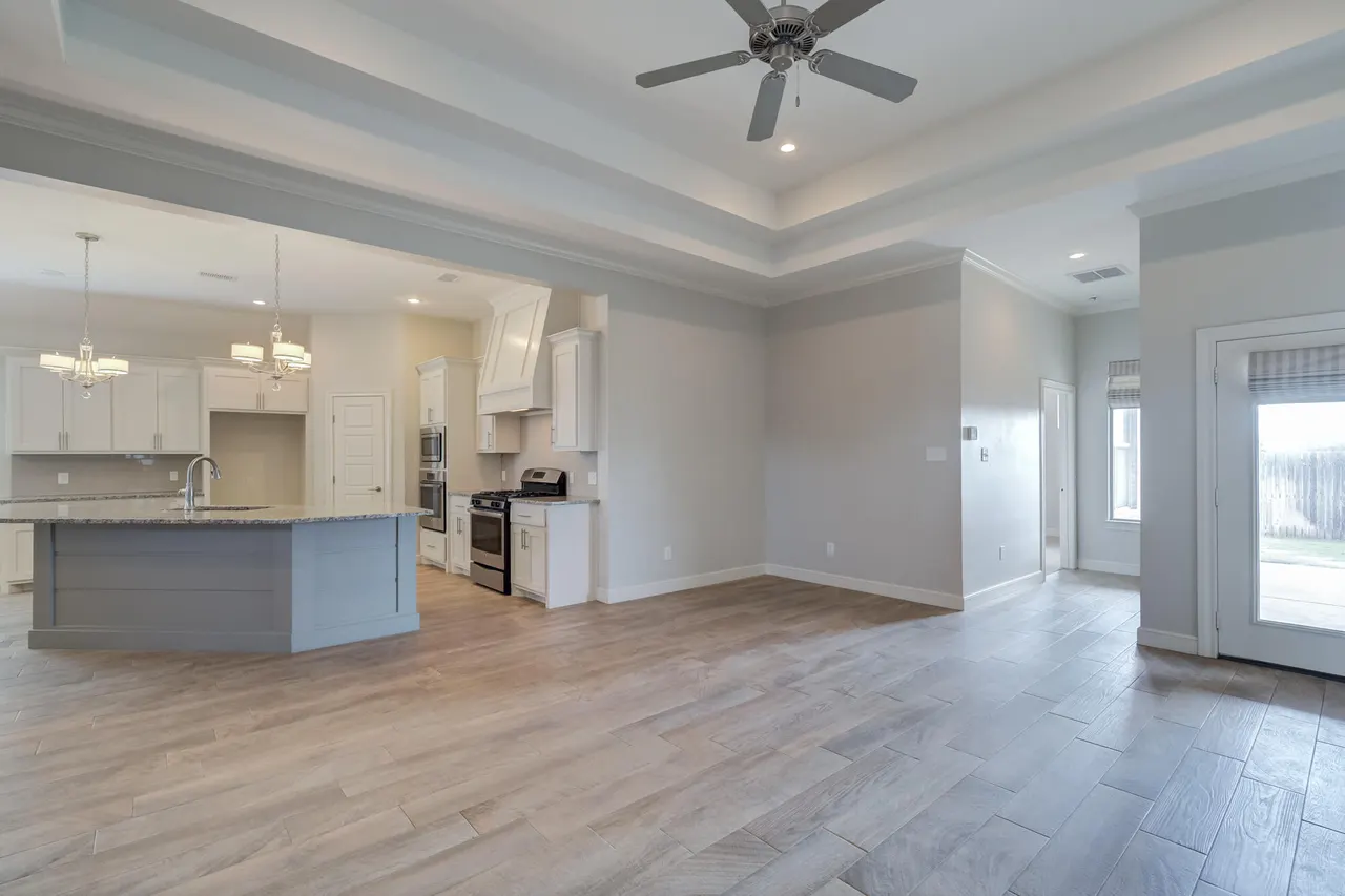 Photo 8 — 6919 72nd Street, Lubbock, TX 79424