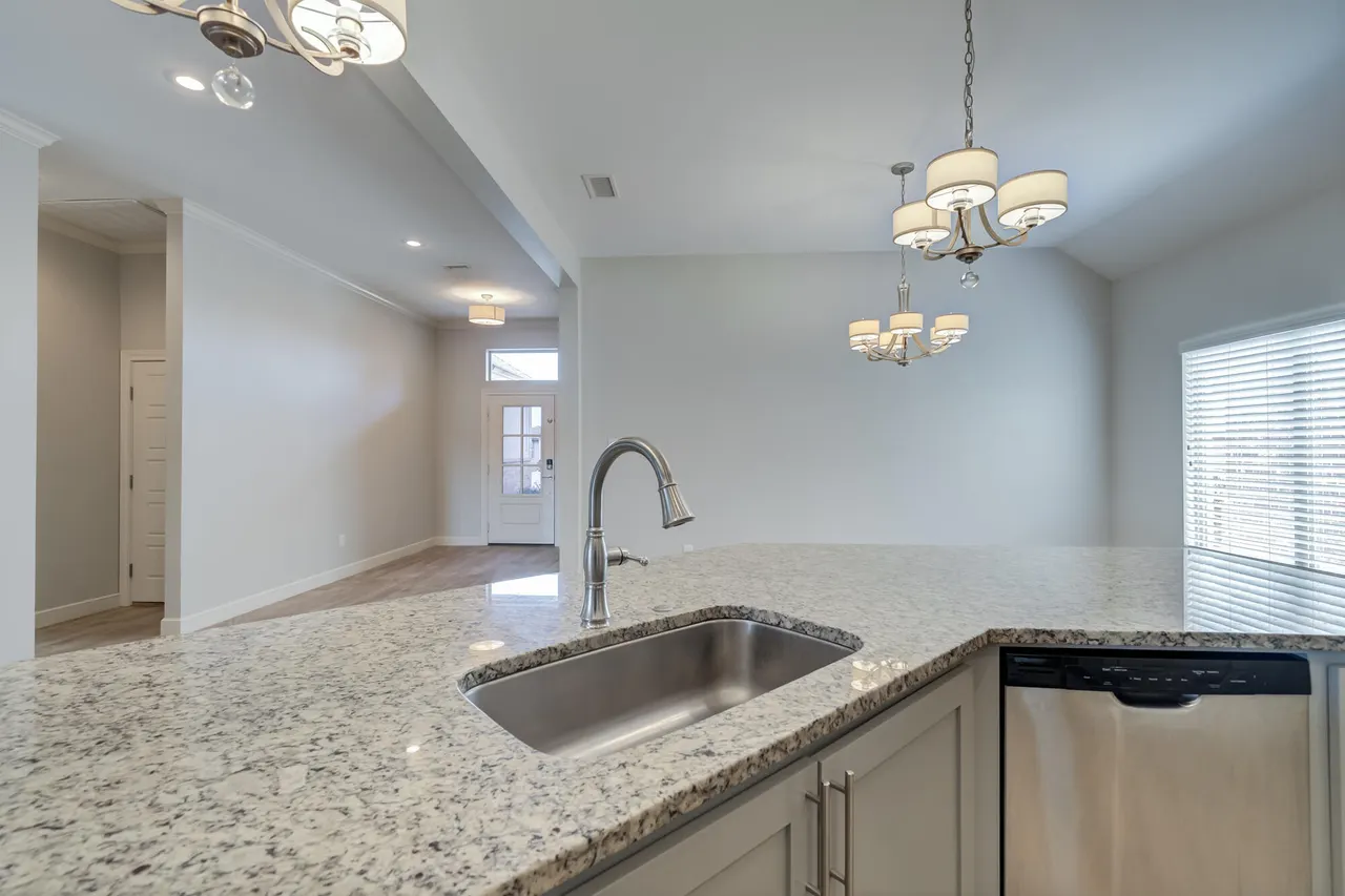 Photo 14 — 6919 72nd Street, Lubbock, TX 79424