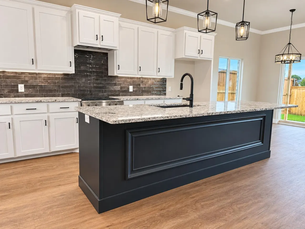 Photo 5 — 749 Ventoso Circle, Wolfforth, TX 79382