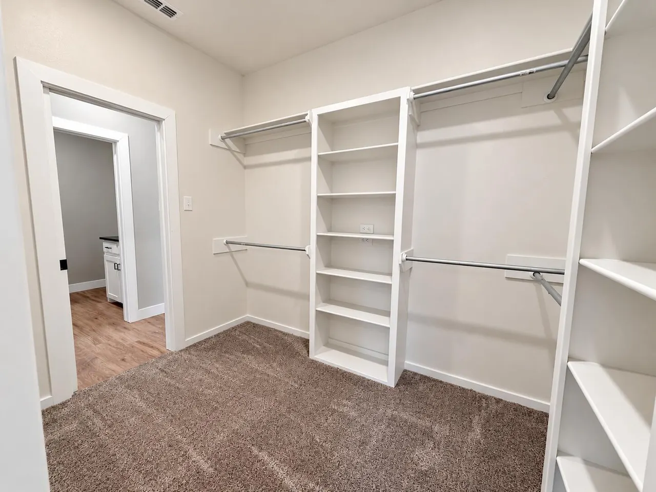 Photo 15 — 749 Ventoso Circle, Wolfforth, TX 79382