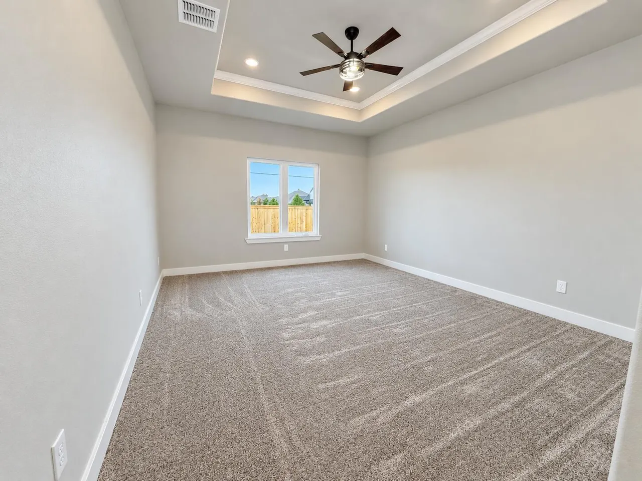 Photo 10 — 749 Ventoso Circle, Wolfforth, TX 79382