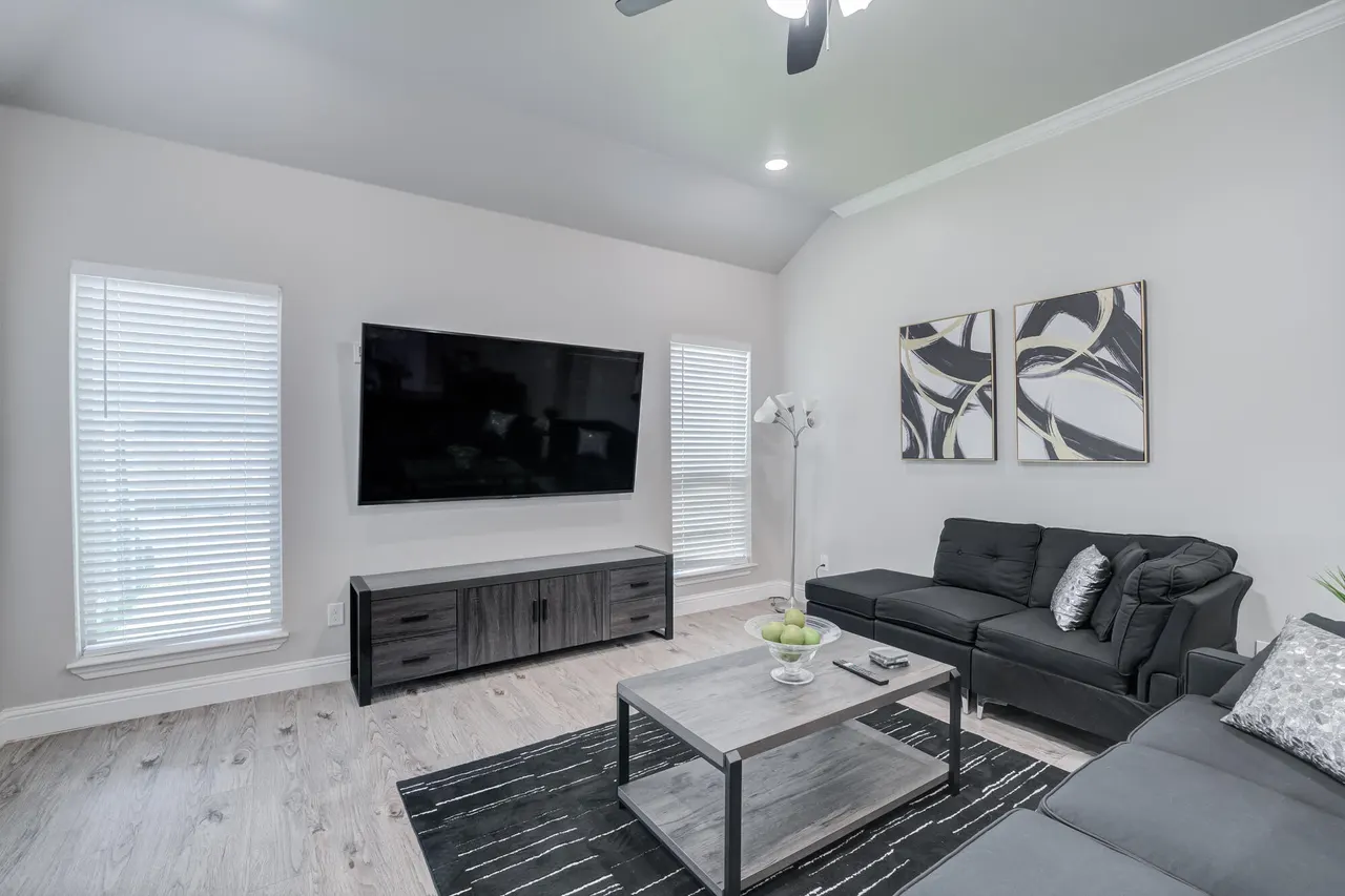 Photo 11 — 1206 N Essex Avenue, Lubbock, TX 79416