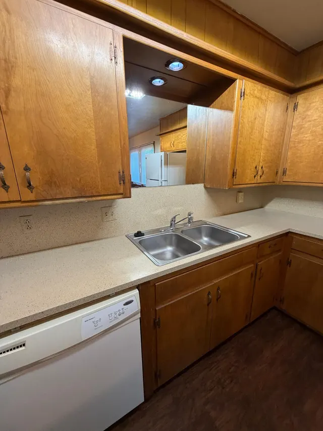 Photo 8 — 2408 33rd Street B, Lubbock, TX 79411