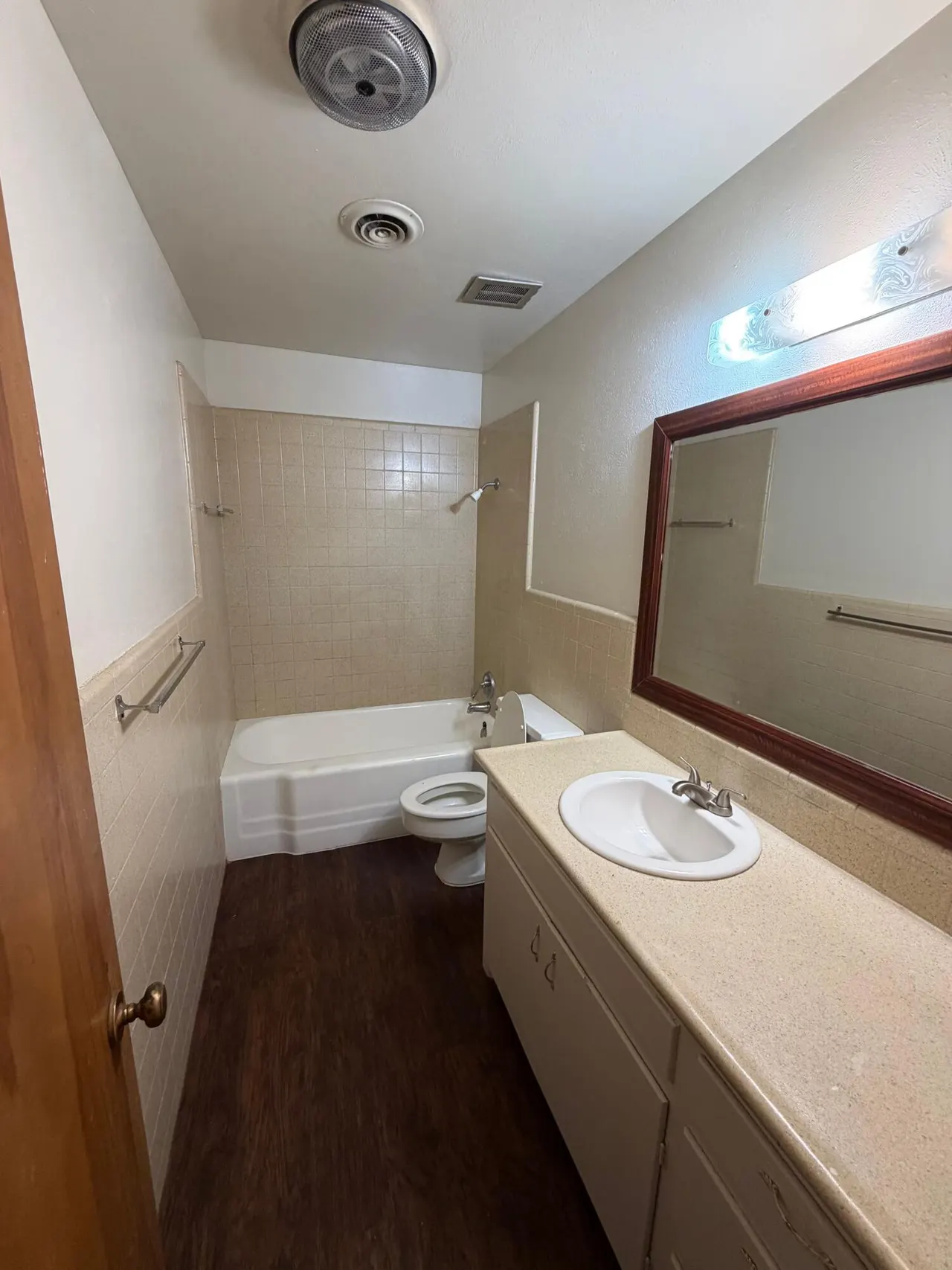 Photo 10 — 2408 33rd Street B, Lubbock, TX 79411