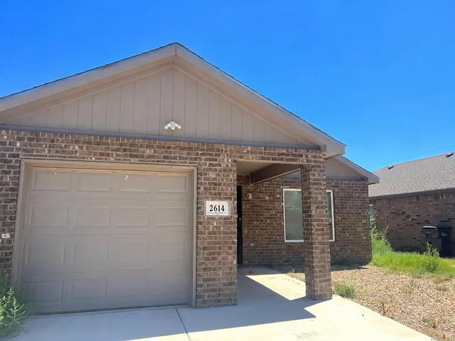 Photo 2 — 2614 N Avenue P, Lubbock, TX 79403