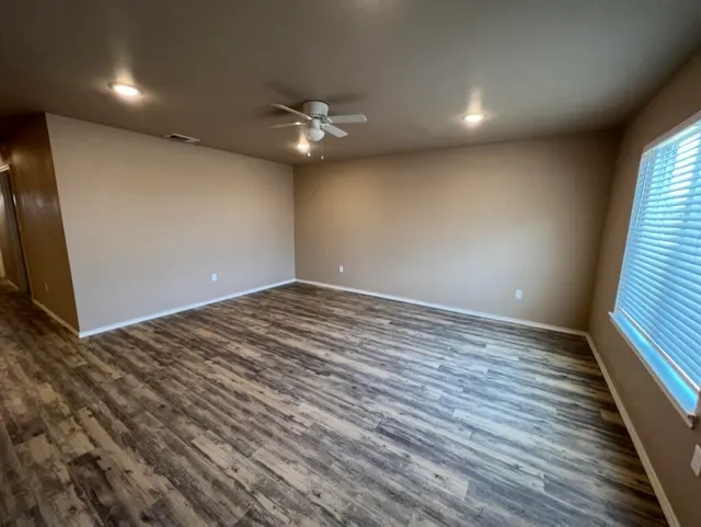 Photo 5 — 2614 N Avenue P, Lubbock, TX 79403