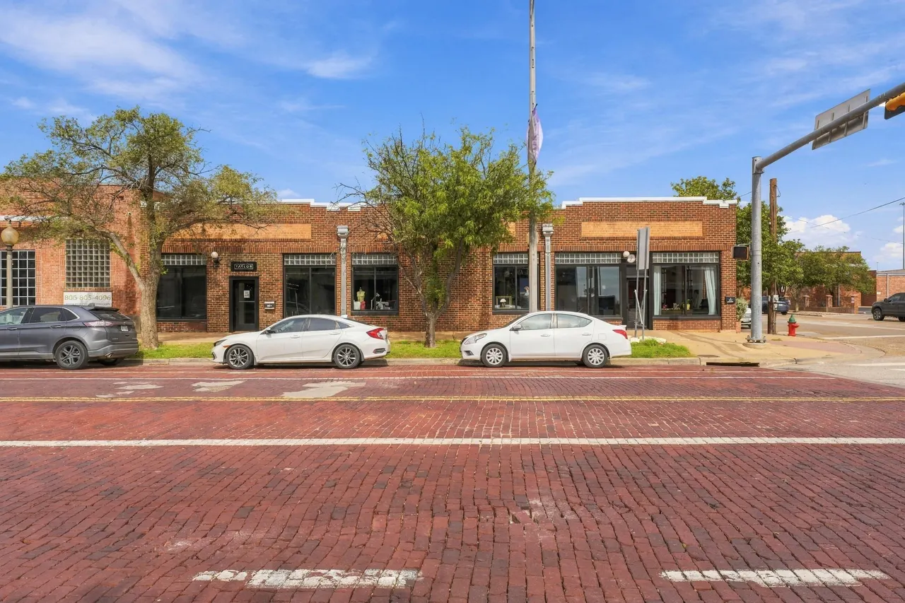 Photo 2 — 602 Broadway Street, Lubbock, TX 79401