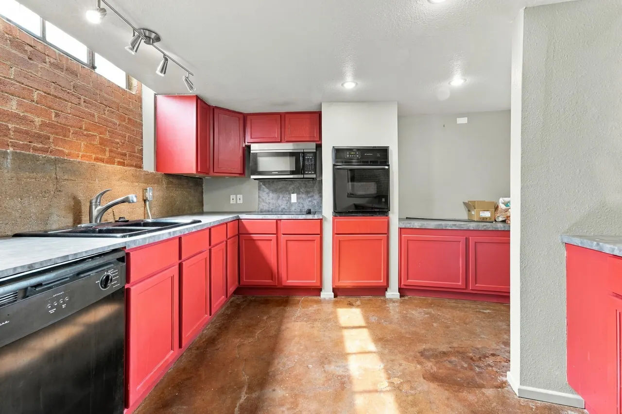 Photo 42 — 602 Broadway Street, Lubbock, TX 79401