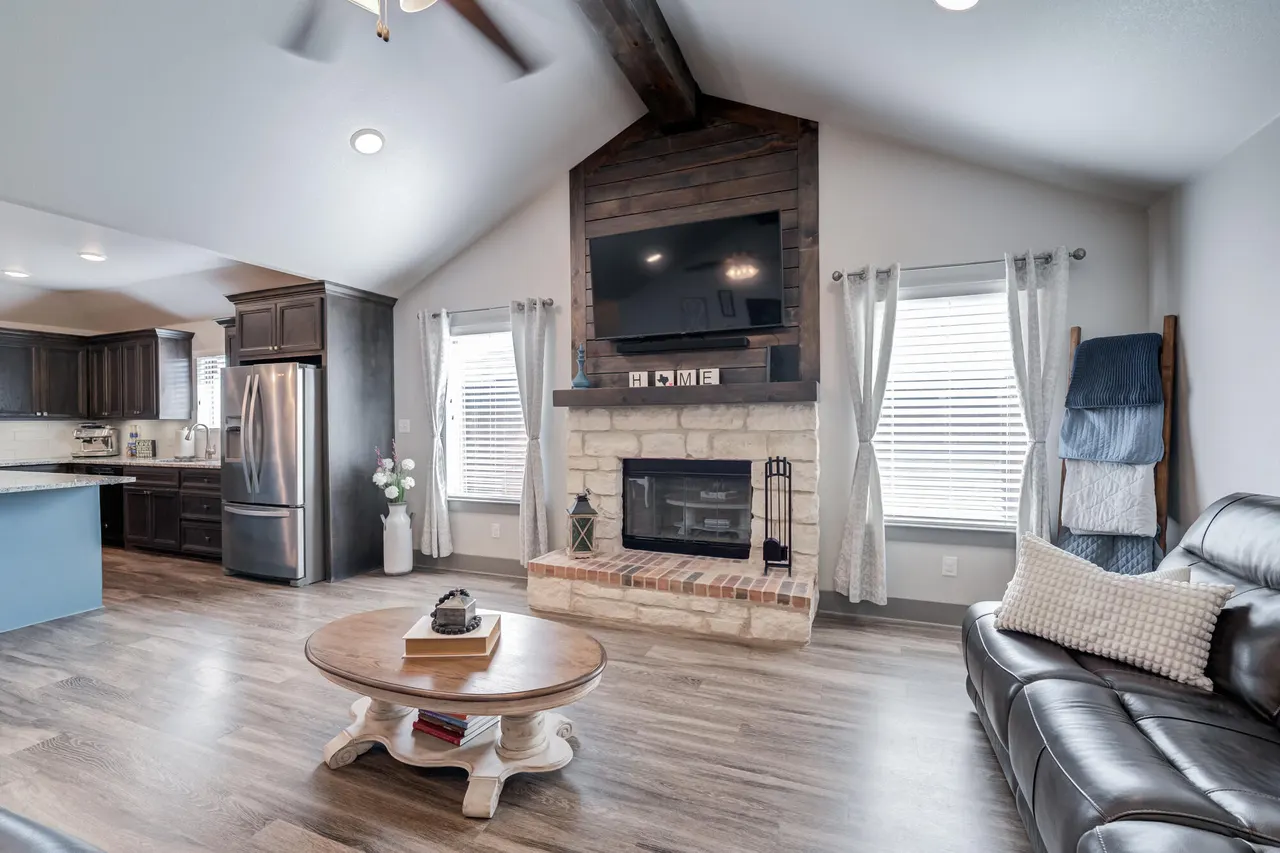 Photo 2 — 6102 103rd Street, Lubbock, TX 79424