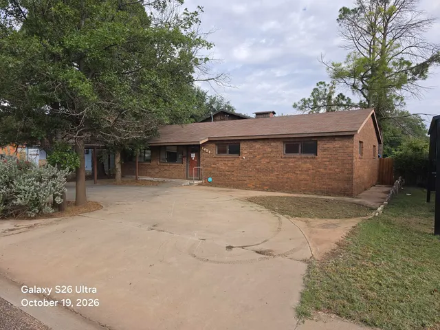 Photo 2 — 1421 E Cardwell Street, Brownfield, TX 79316